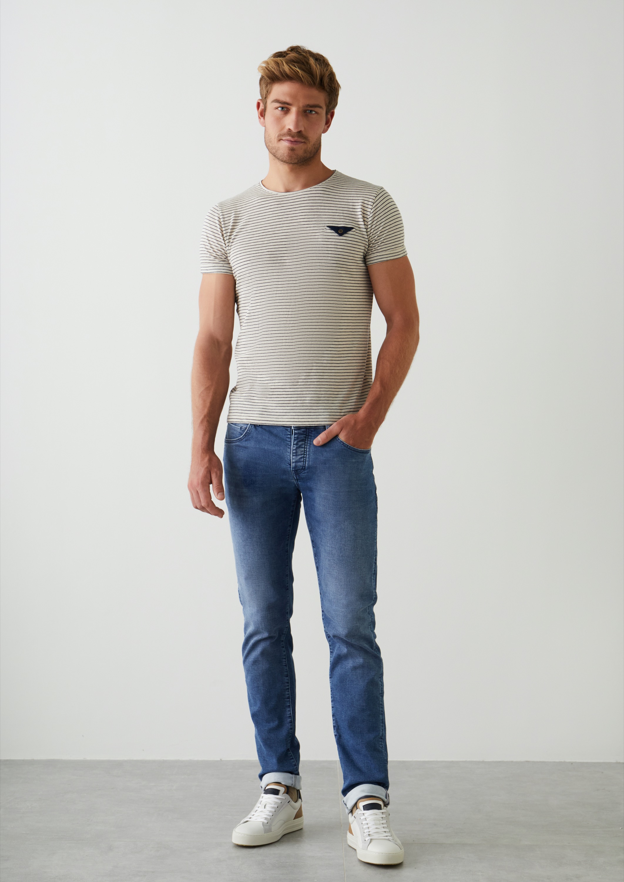 jean-homme-skinny-uni-ciel-01170456_15-fa.jpeg