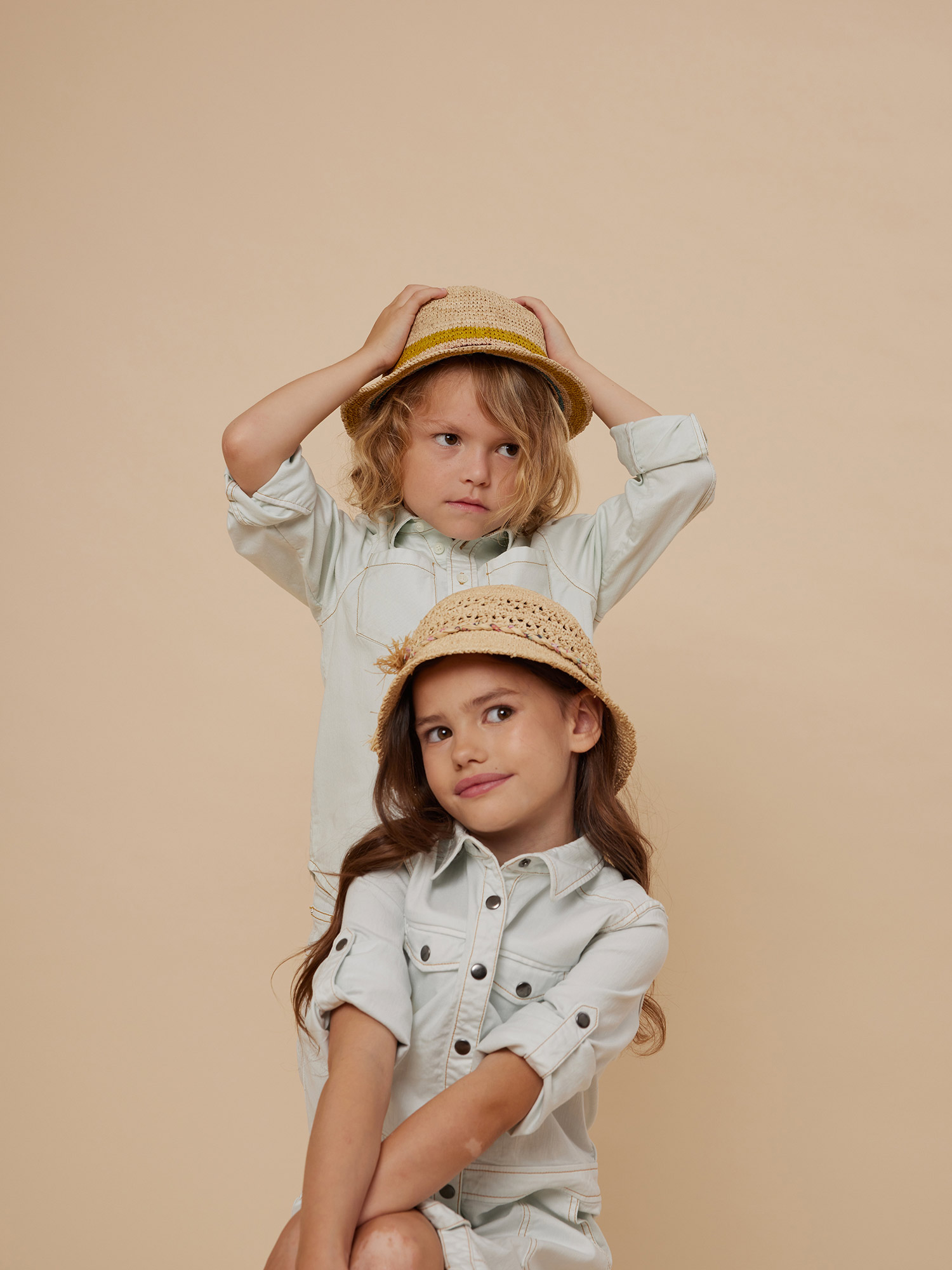 LOOK_DUO_CHAPEAUX_0612 copie.jpg